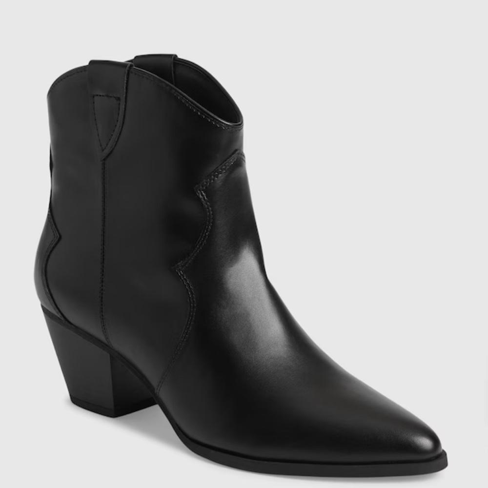 BNIB!! Gap western booties, size 7
